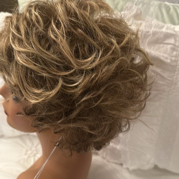 Paula Young Mya Brand-New Wig. Honey Roasted 12/28#6. Average cap size. - Picture 3 of 11